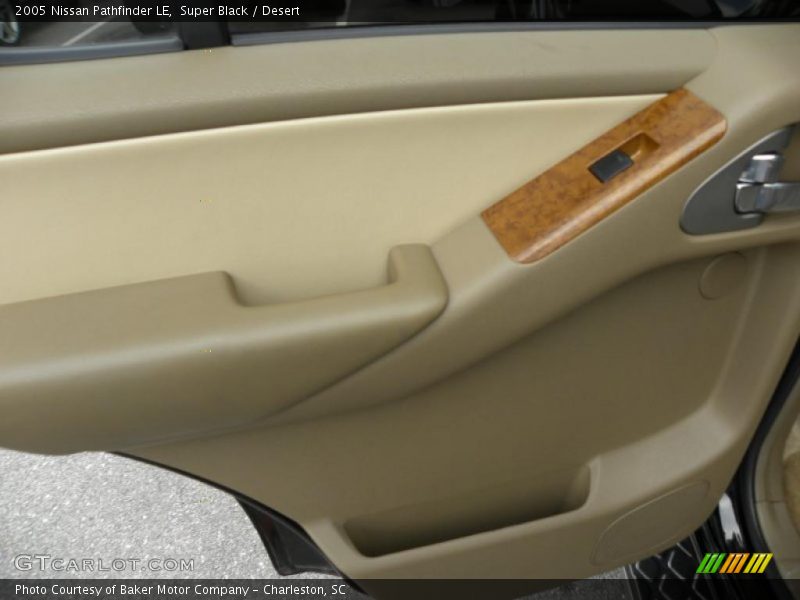 Super Black / Desert 2005 Nissan Pathfinder LE