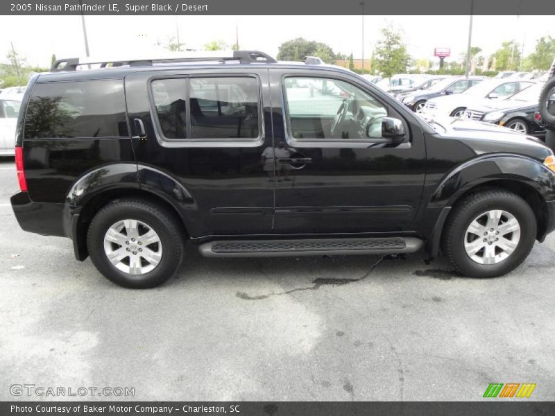 Super Black / Desert 2005 Nissan Pathfinder LE