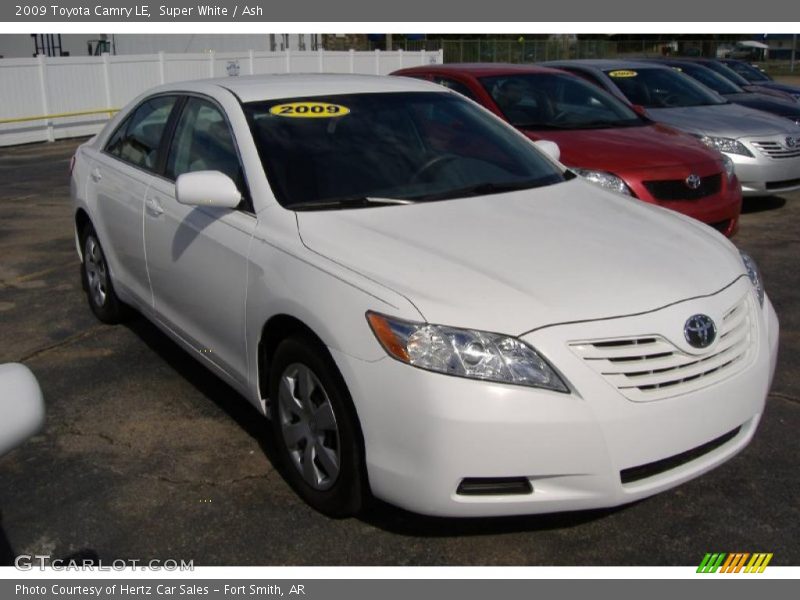 Super White / Ash 2009 Toyota Camry LE