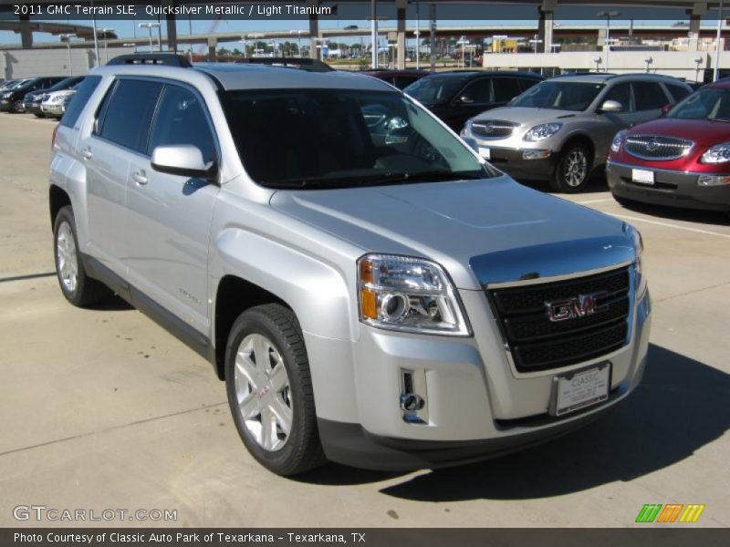 Front 3/4 View of 2011 Terrain SLE