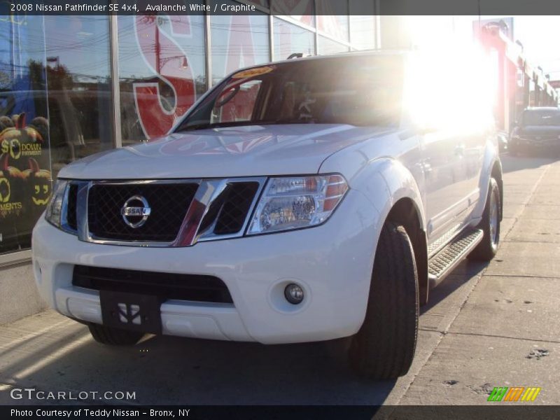 Avalanche White / Graphite 2008 Nissan Pathfinder SE 4x4