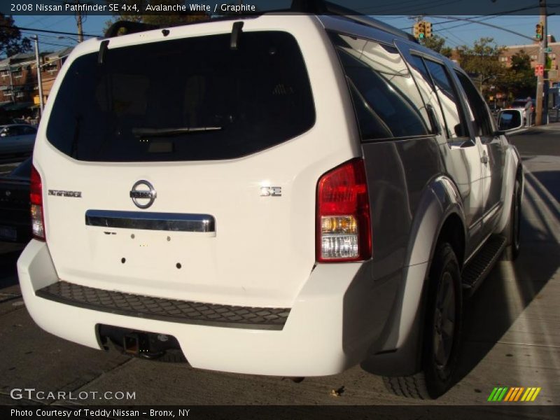 Avalanche White / Graphite 2008 Nissan Pathfinder SE 4x4