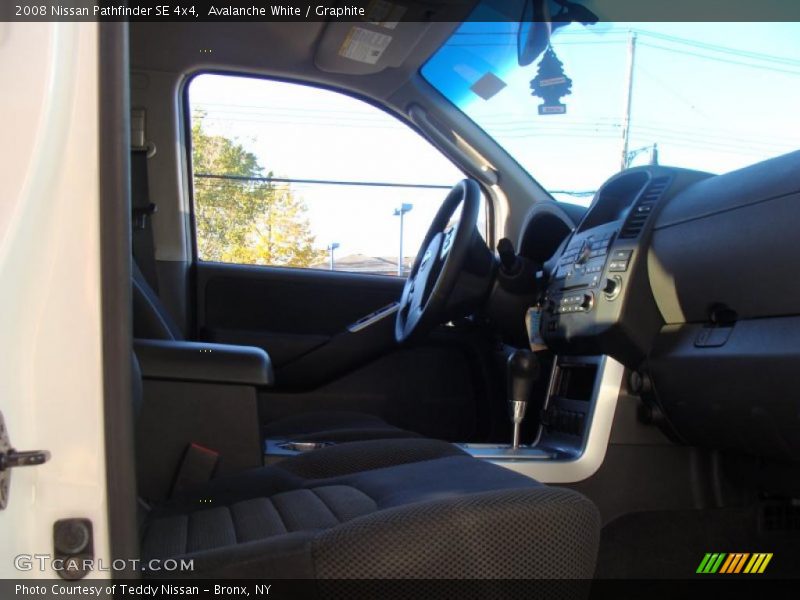 Avalanche White / Graphite 2008 Nissan Pathfinder SE 4x4