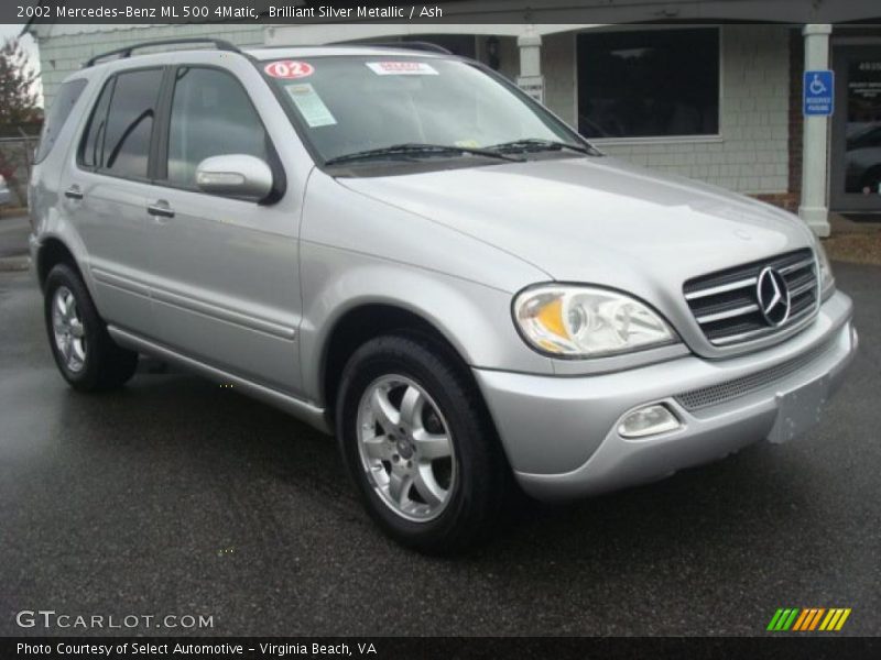 Front 3/4 View of 2002 ML 500 4Matic