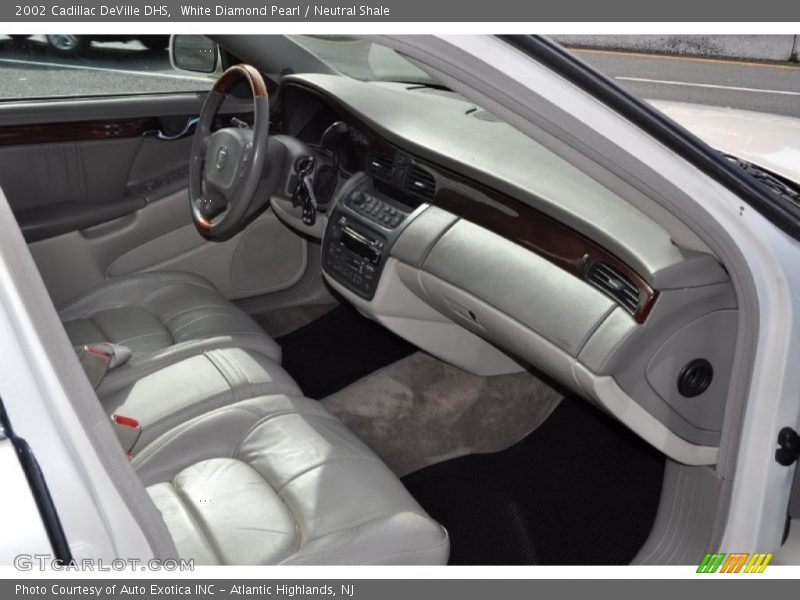 Dashboard of 2002 DeVille DHS