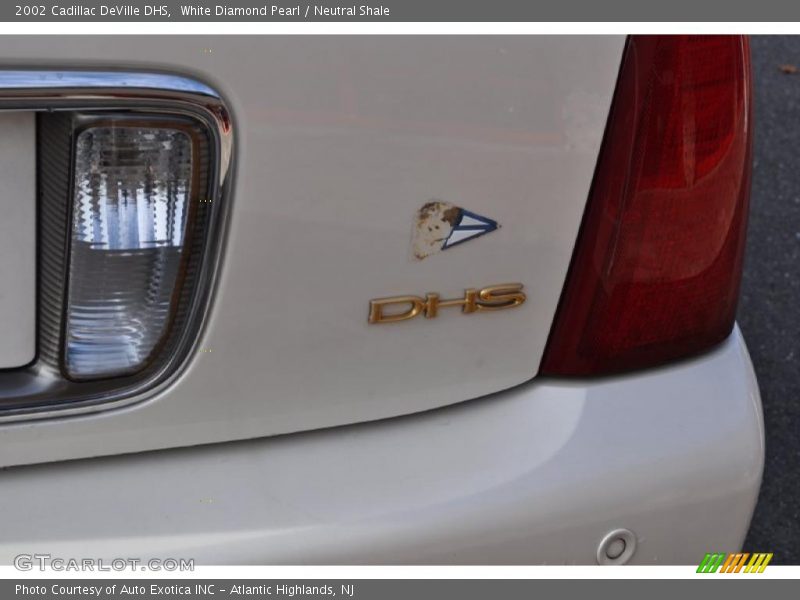 White Diamond Pearl / Neutral Shale 2002 Cadillac DeVille DHS