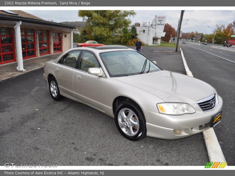 Front 3/4 View of 2002 Millenia Premium