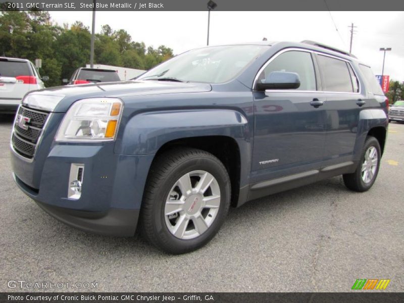Front 3/4 View of 2011 Terrain SLE