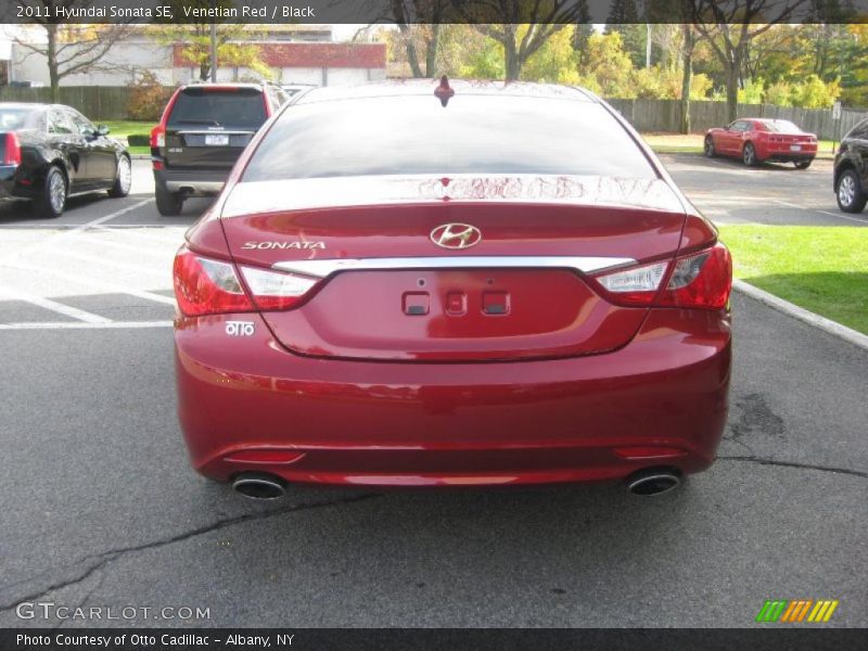 Venetian Red / Black 2011 Hyundai Sonata SE