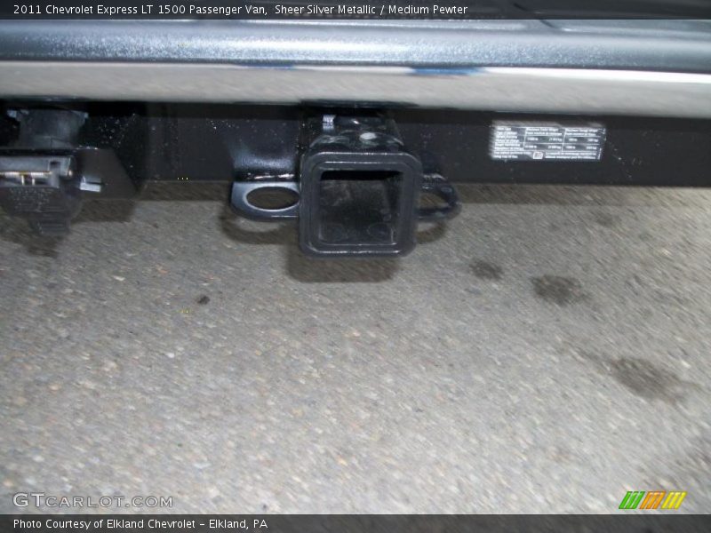 Sheer Silver Metallic / Medium Pewter 2011 Chevrolet Express LT 1500 Passenger Van