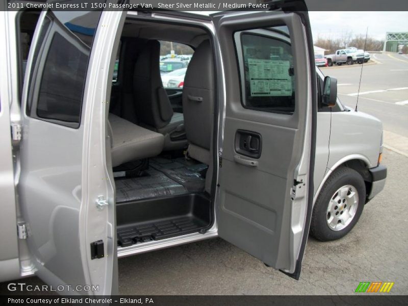 Sheer Silver Metallic / Medium Pewter 2011 Chevrolet Express LT 1500 Passenger Van