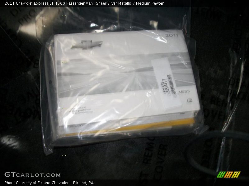 Sheer Silver Metallic / Medium Pewter 2011 Chevrolet Express LT 1500 Passenger Van