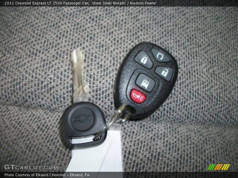 Sheer Silver Metallic / Medium Pewter 2011 Chevrolet Express LT 1500 Passenger Van