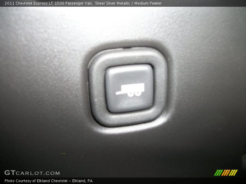 Sheer Silver Metallic / Medium Pewter 2011 Chevrolet Express LT 1500 Passenger Van
