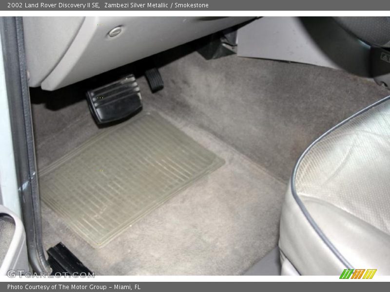 Zambezi Silver Metallic / Smokestone 2002 Land Rover Discovery II SE