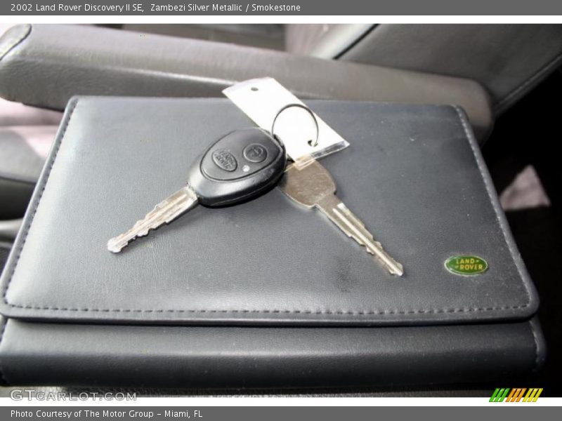 Zambezi Silver Metallic / Smokestone 2002 Land Rover Discovery II SE