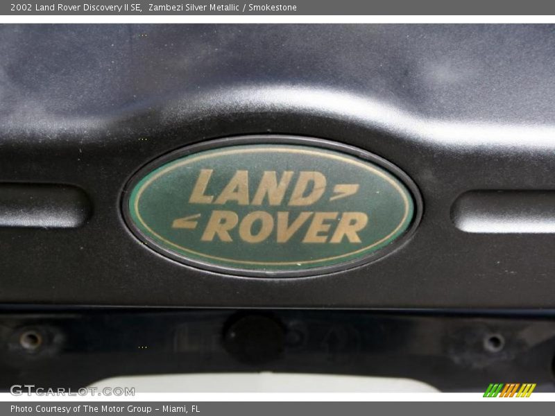 Zambezi Silver Metallic / Smokestone 2002 Land Rover Discovery II SE