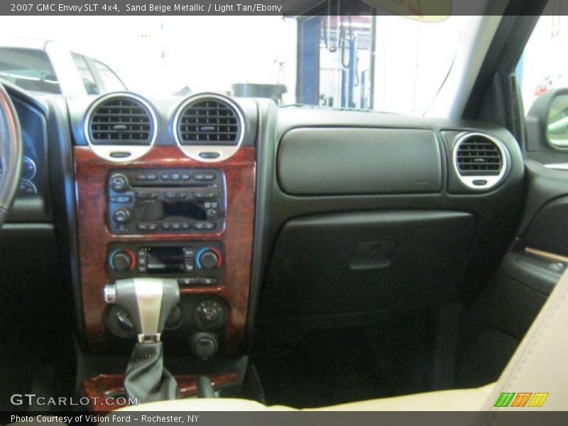 Sand Beige Metallic / Light Tan/Ebony 2007 GMC Envoy SLT 4x4