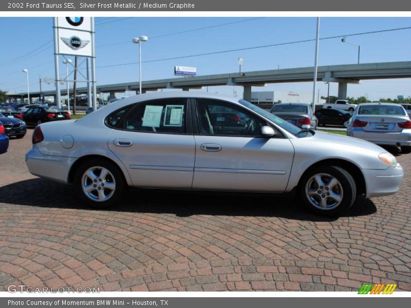Silver Frost Metallic / Medium Graphite 2002 Ford Taurus SES