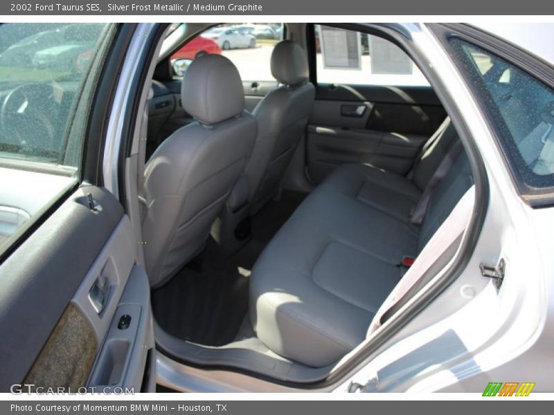 Silver Frost Metallic / Medium Graphite 2002 Ford Taurus SES