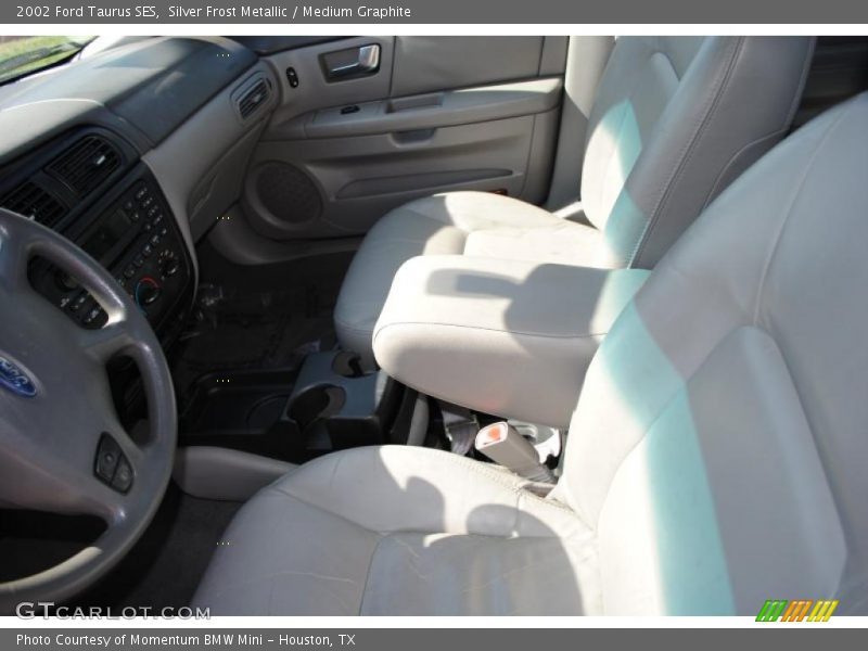 Silver Frost Metallic / Medium Graphite 2002 Ford Taurus SES