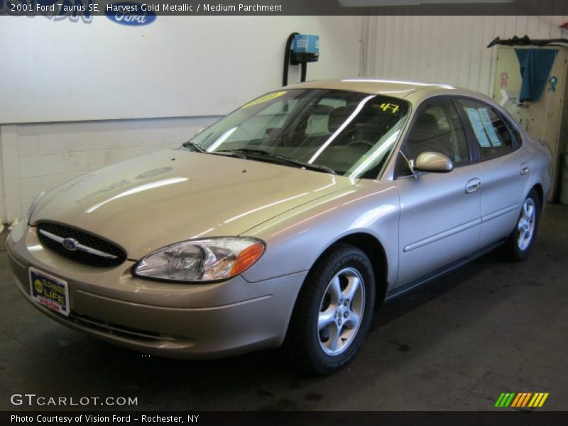 Harvest Gold Metallic / Medium Parchment 2001 Ford Taurus SE