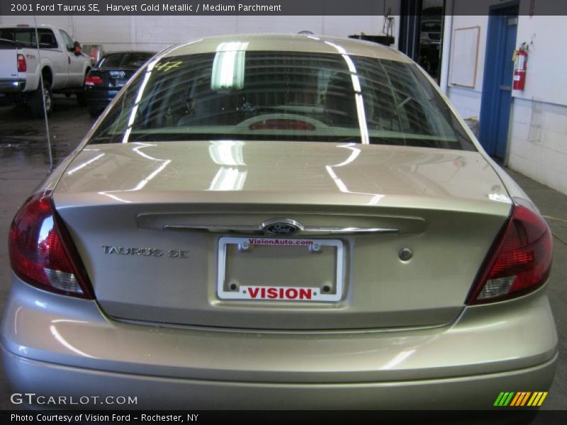 Harvest Gold Metallic / Medium Parchment 2001 Ford Taurus SE