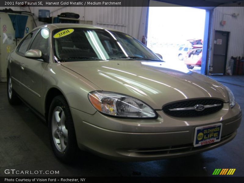 Harvest Gold Metallic / Medium Parchment 2001 Ford Taurus SE