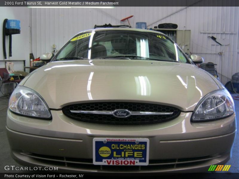 Harvest Gold Metallic / Medium Parchment 2001 Ford Taurus SE