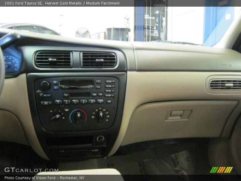 Harvest Gold Metallic / Medium Parchment 2001 Ford Taurus SE