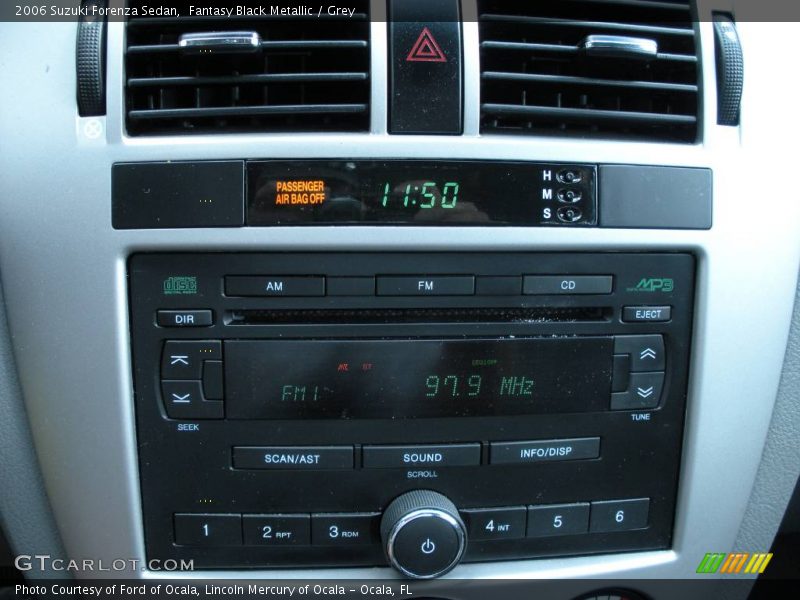 Fantasy Black Metallic / Grey 2006 Suzuki Forenza Sedan