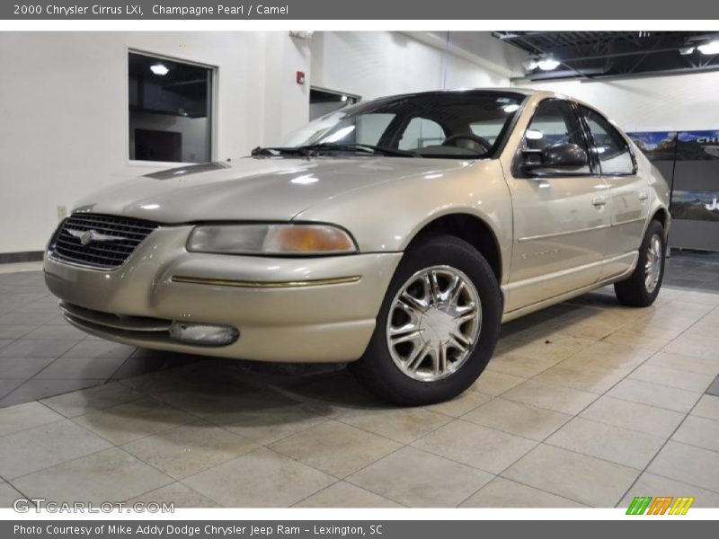 Champagne Pearl / Camel 2000 Chrysler Cirrus LXi