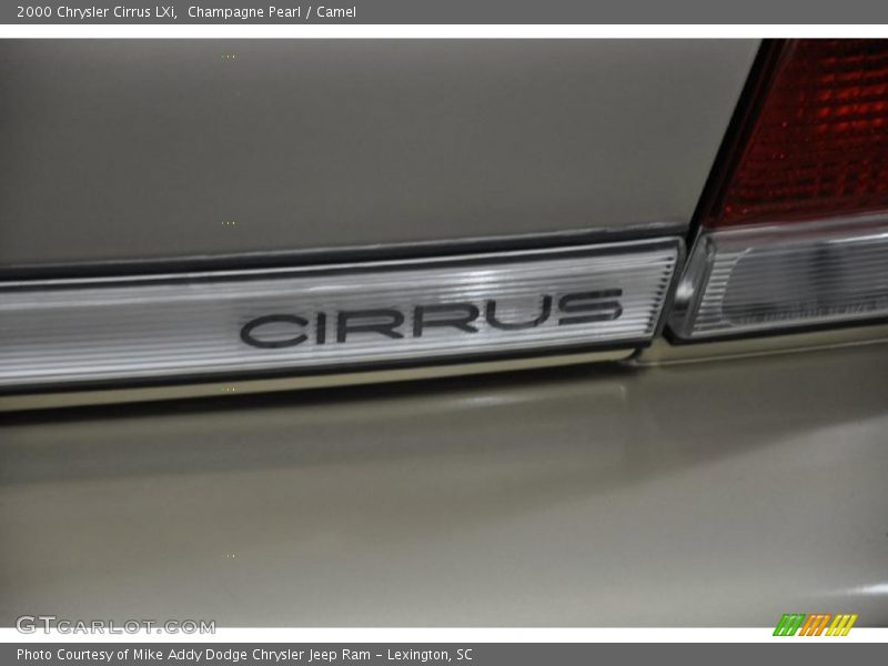 Champagne Pearl / Camel 2000 Chrysler Cirrus LXi