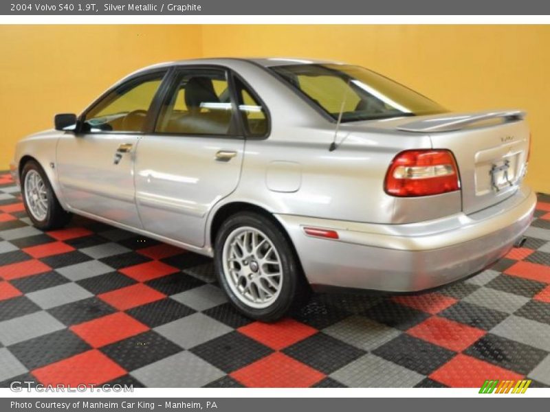 Silver Metallic / Graphite 2004 Volvo S40 1.9T