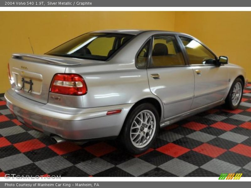Silver Metallic / Graphite 2004 Volvo S40 1.9T