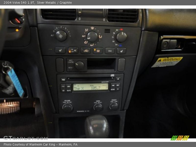 Silver Metallic / Graphite 2004 Volvo S40 1.9T