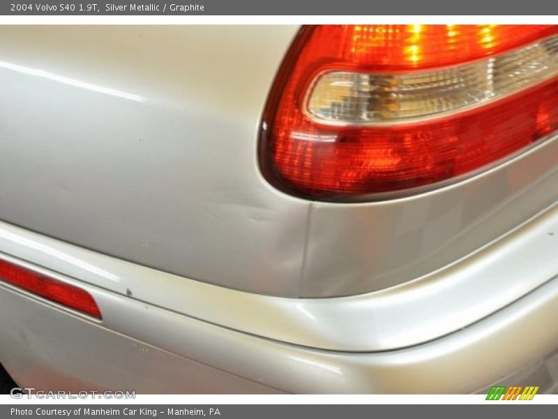 Silver Metallic / Graphite 2004 Volvo S40 1.9T