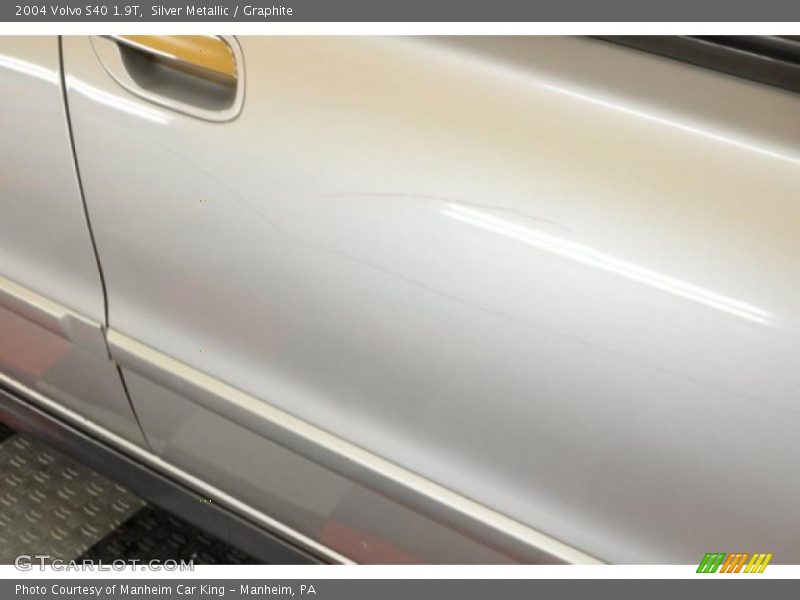 Silver Metallic / Graphite 2004 Volvo S40 1.9T