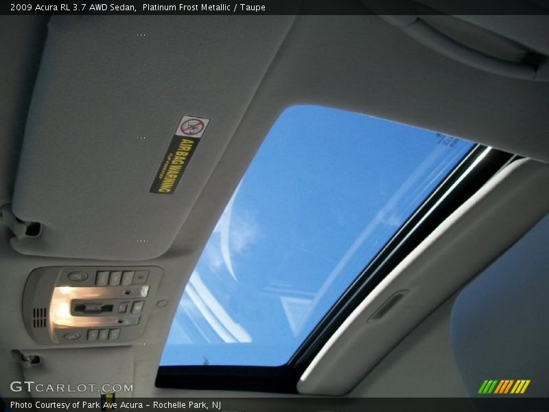 Sunroof of 2009 RL 3.7 AWD Sedan