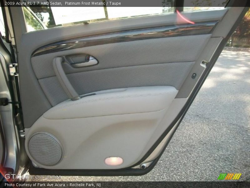 Door Panel of 2009 RL 3.7 AWD Sedan