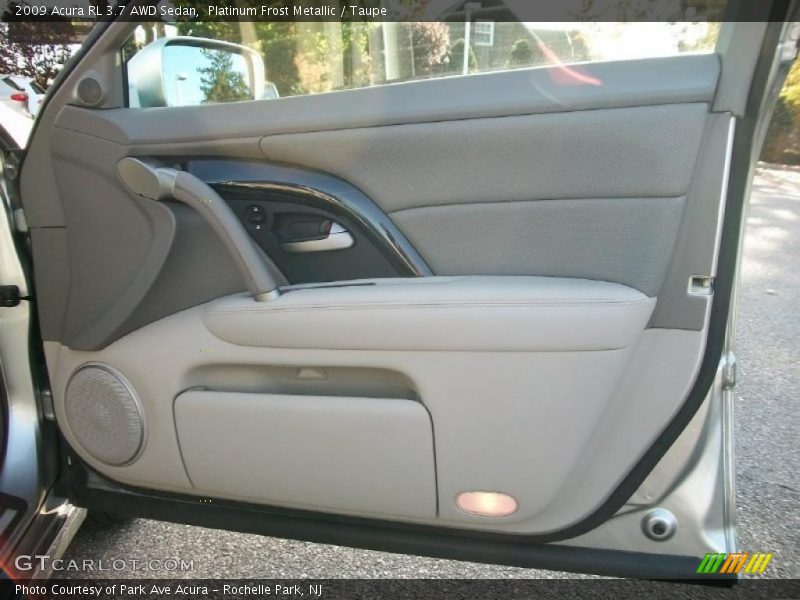 Door Panel of 2009 RL 3.7 AWD Sedan