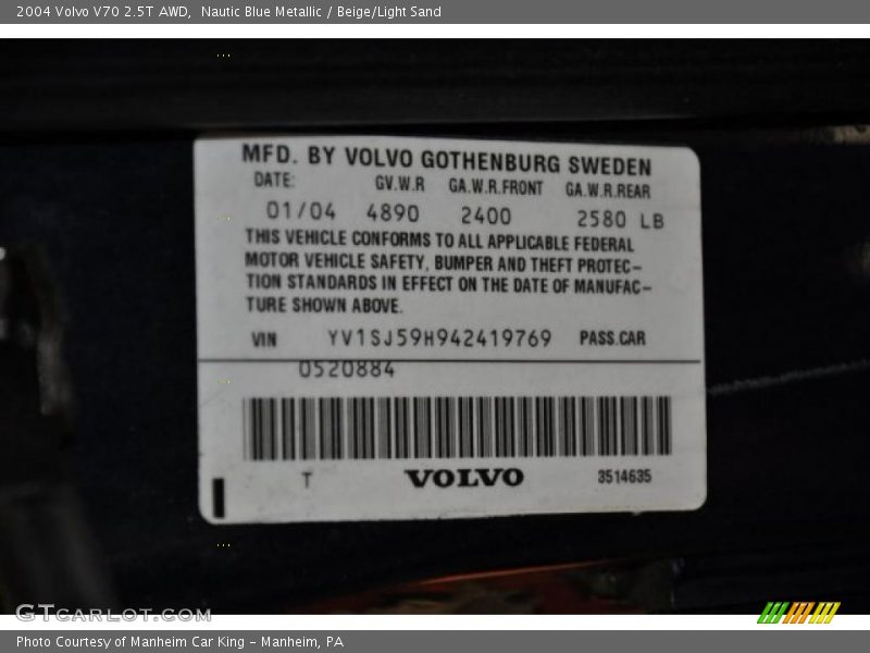Nautic Blue Metallic / Beige/Light Sand 2004 Volvo V70 2.5T AWD