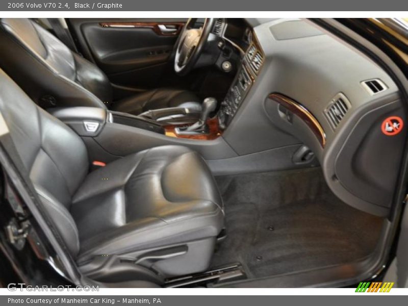 2006 V70 2.4 Graphite Interior