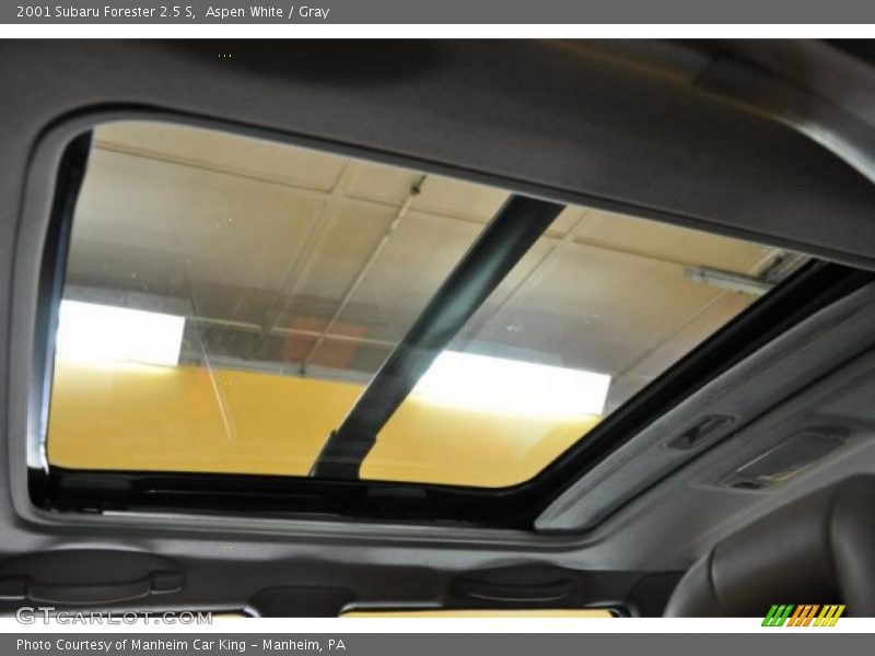 Aspen White / Gray 2001 Subaru Forester 2.5 S