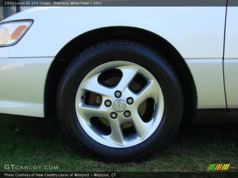 Diamond White Pearl / Ivory 2000 Lexus ES 300 Sedan