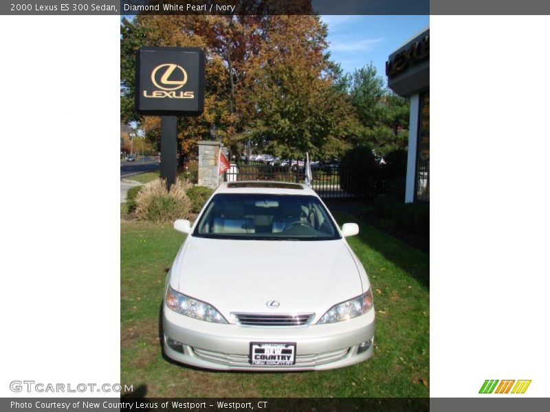 Diamond White Pearl / Ivory 2000 Lexus ES 300 Sedan