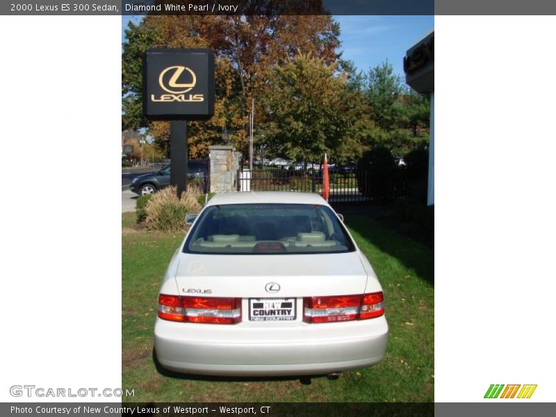 Diamond White Pearl / Ivory 2000 Lexus ES 300 Sedan