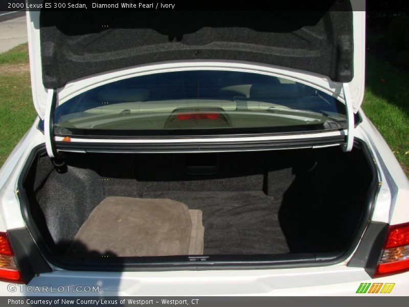 Diamond White Pearl / Ivory 2000 Lexus ES 300 Sedan