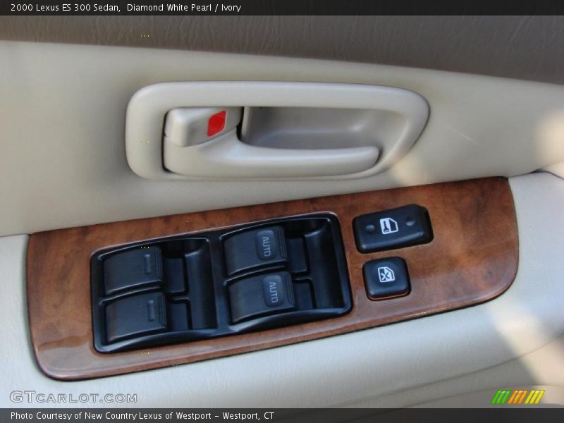 Diamond White Pearl / Ivory 2000 Lexus ES 300 Sedan