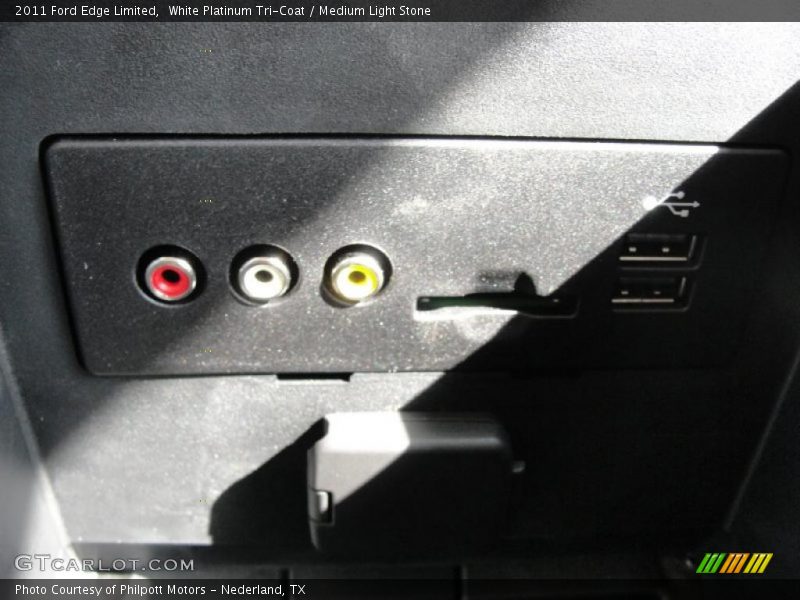 White Platinum Tri-Coat / Medium Light Stone 2011 Ford Edge Limited